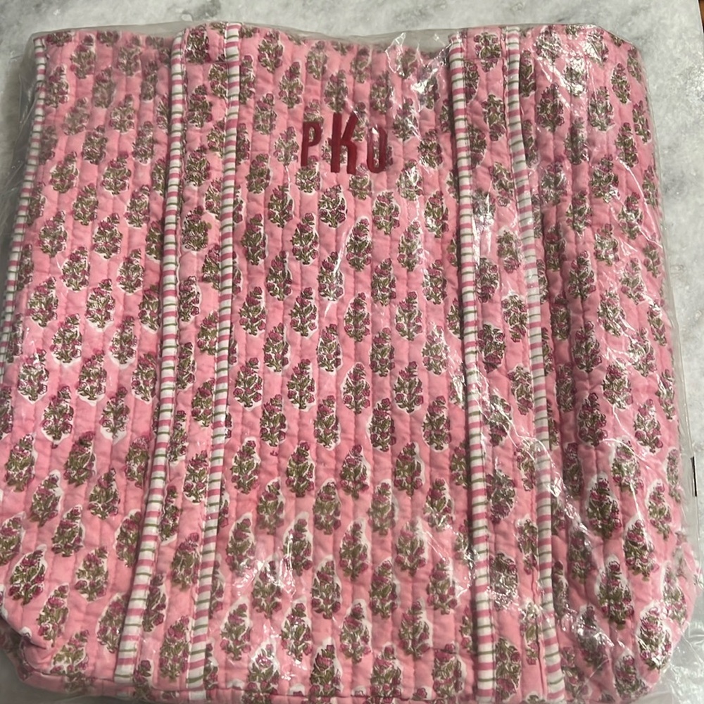 Mark & Graham BLOCK PRINT QUILTED OVERSIZED TOTE - Picture 2 of 3